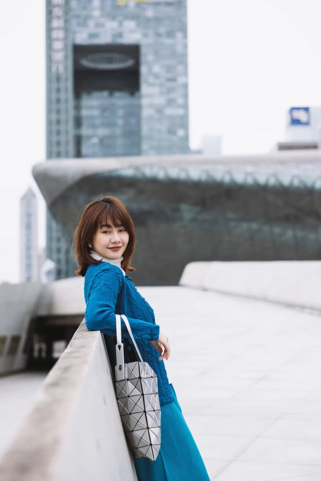 广州第①家「三宅一生」揭幕，这些超火单品拉满秋冬氛围感