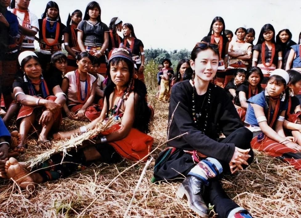 杨丽萍生活起居需要男助理照顾,杨丽萍的生活问题怎么解决