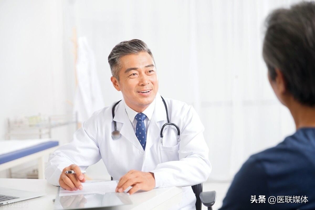 肝肾阴虚火旺的表现有哪些症状,男性阴虚火旺的表现吃什么好呢