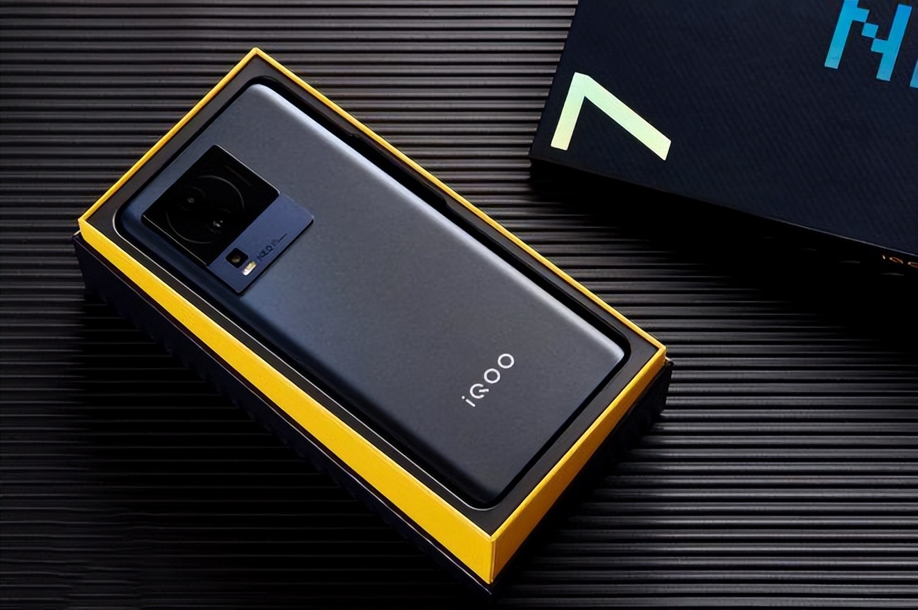 2000元左右全新性价比手机推荐,2000元以下性价比最划算的手机