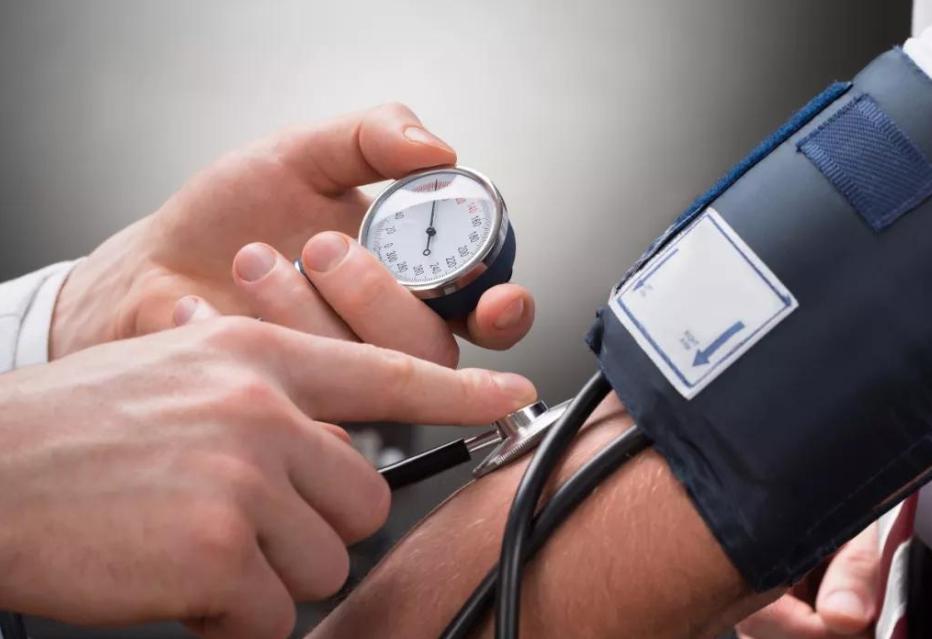 46岁的男人体重标准是正常的,男性55岁左右体重控制在多少合适