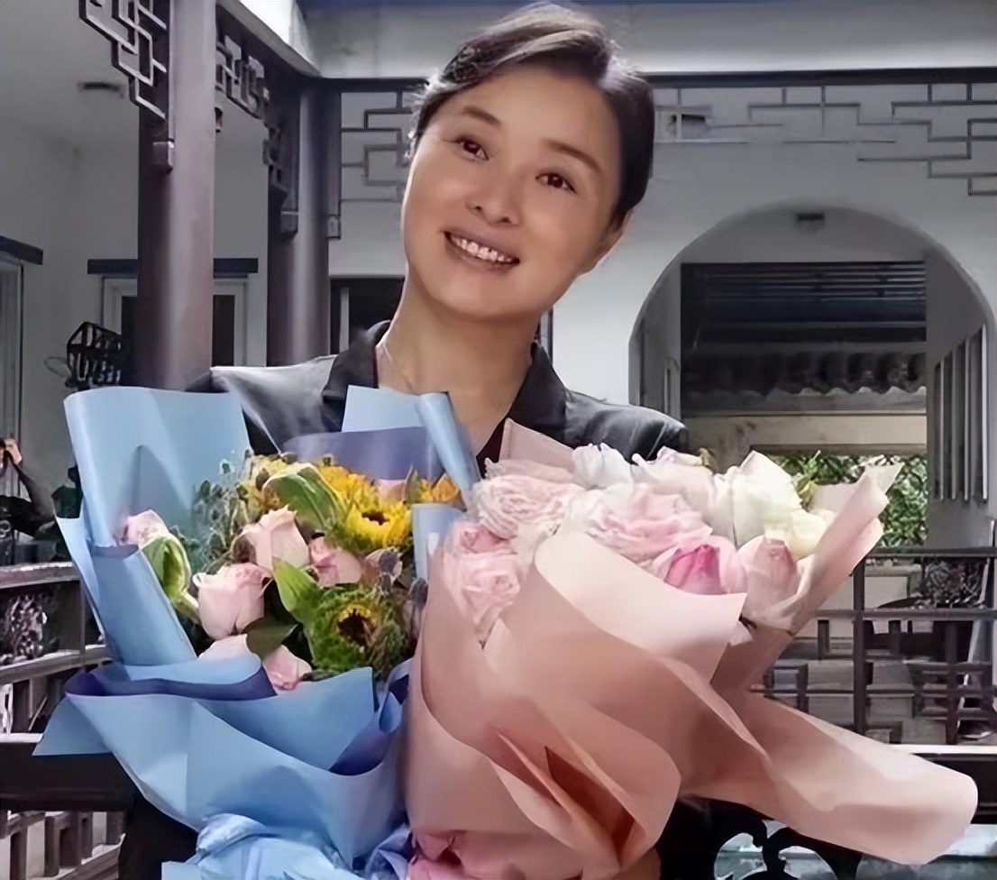 41岁的殷桃和46岁的梅婷,殷桃梅婷最好看的图片