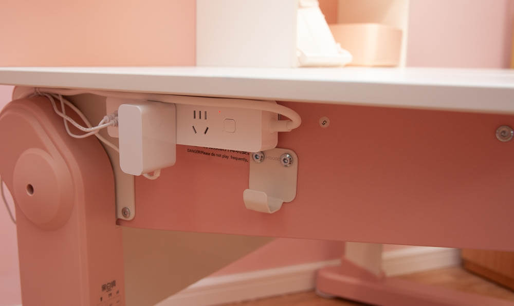 黑白调儿童桌椅——星空号评测帮助孩子养成良好坐姿习惯