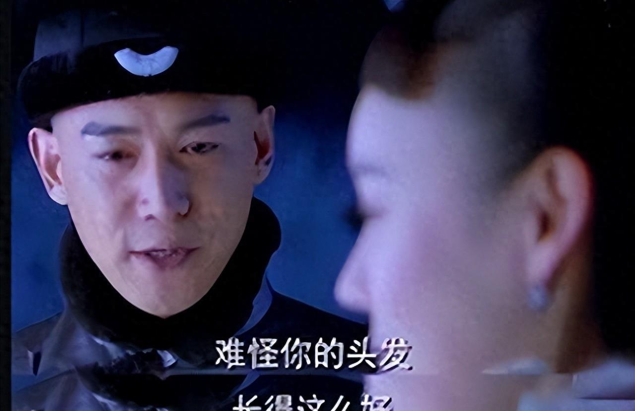 *绑捆**露大胸、台词胡来!这些“*辱侮**”观众的剧情,真把观众当呆子