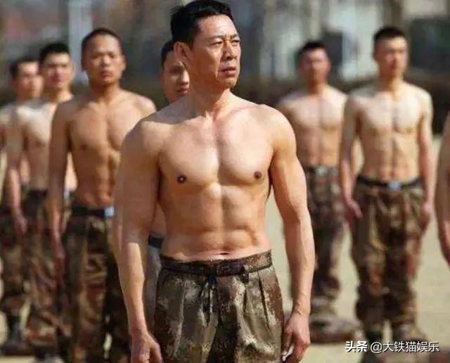 能与港星PK身材管理的8位男星,个个颜好身材佳,不愧为叔圈楷模