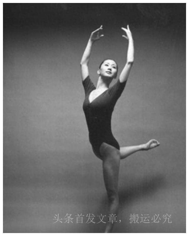 全裸写真第一人,走红后“家破夫散”,汤加丽如今过的怎么样?