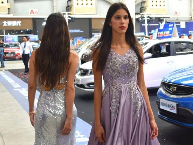 大部分模特一个月的真实收入揭秘,国外模特一个月能挣多少钱