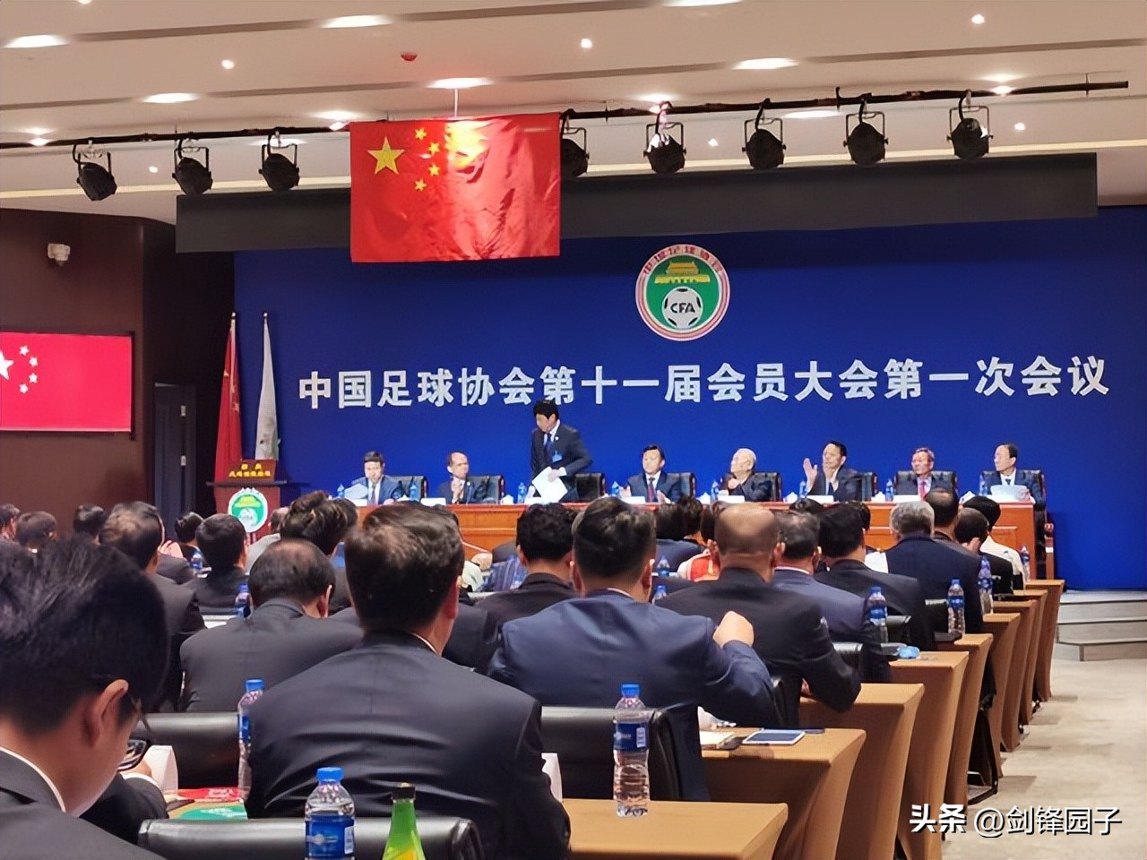 陈戌源肠子悔青：该“功德圆满”安享晚年，却踏进足协这“酱缸”