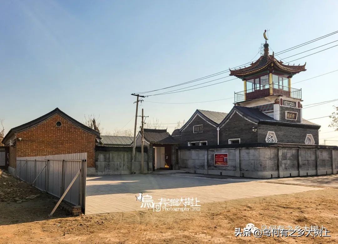 天津北郊这个村子*迁拆**了，原址还剩下供销社老房子，还有清真寺