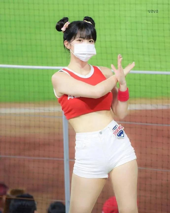 世界杯韩国拉拉队队长李多惠,韩国世界杯足球赛拉拉队队长