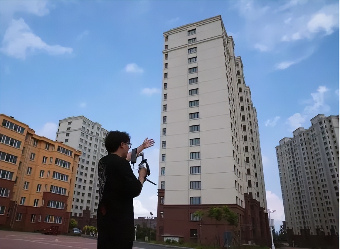 四川小伙抖音卖房800套,90后小伙卖房创业