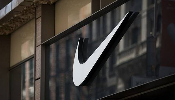 失去中国市场悔不当初！代工厂裁员不是尽头，耐克疯狂打折去库存