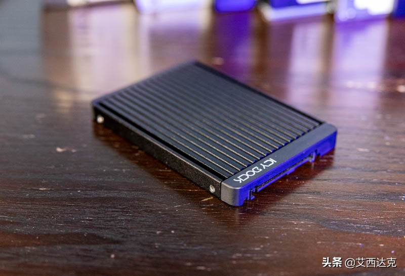 ICYDOCK艾西达克EZ-AdapterExMB931U-1VBU.2转USB3.2Gen2评测