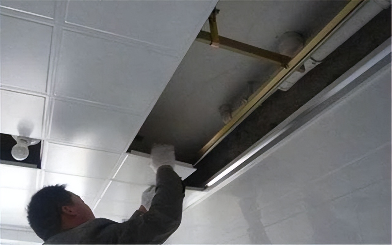 楼上走路声音太大怎么有效提示,半夜楼上走路楼下声音很大怎么办