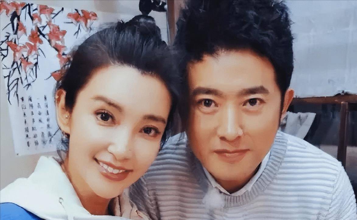 2008年29届金鸡百花奖张涵予,2008年侯佩岑主持金鸡百花奖