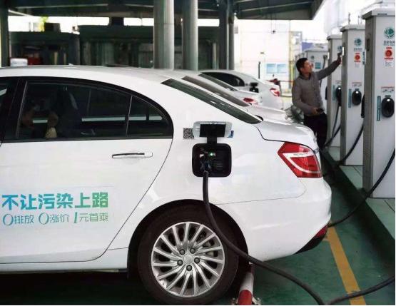 又一传统行业败了，曾有大量人“充面子”购买，现在降价都被嫌弃