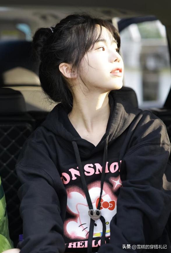 成人扎发显脸小简单款好看,告别披头散发扎发其实最时髦减龄