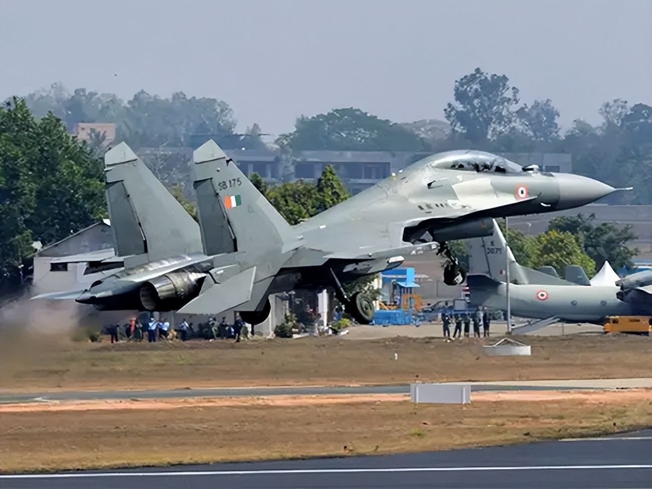 印度真的有那么多钱军购么 (印度为什么花巨资买装备)