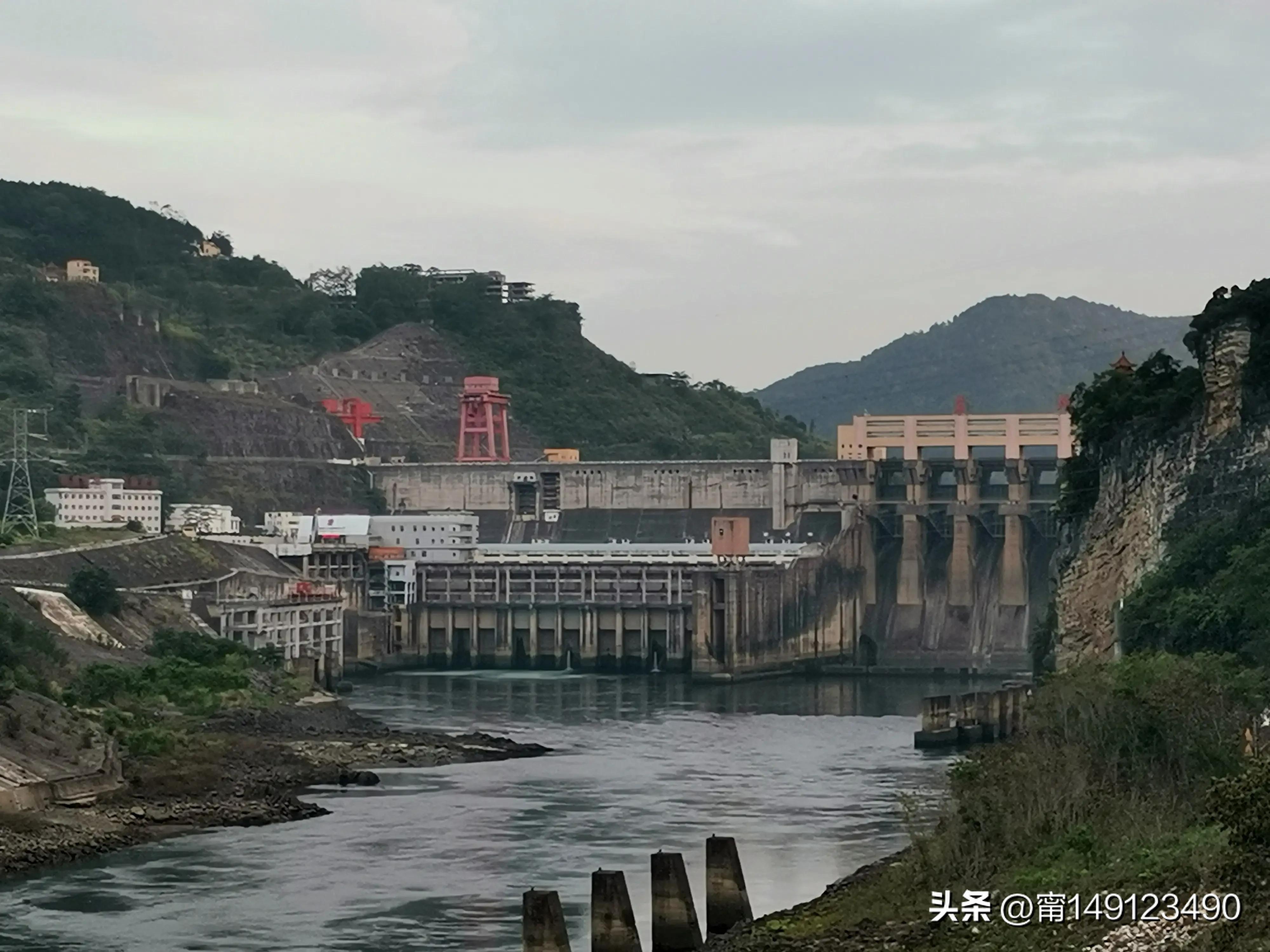 岩滩水电站建设画面,岩滩水电站历史图片