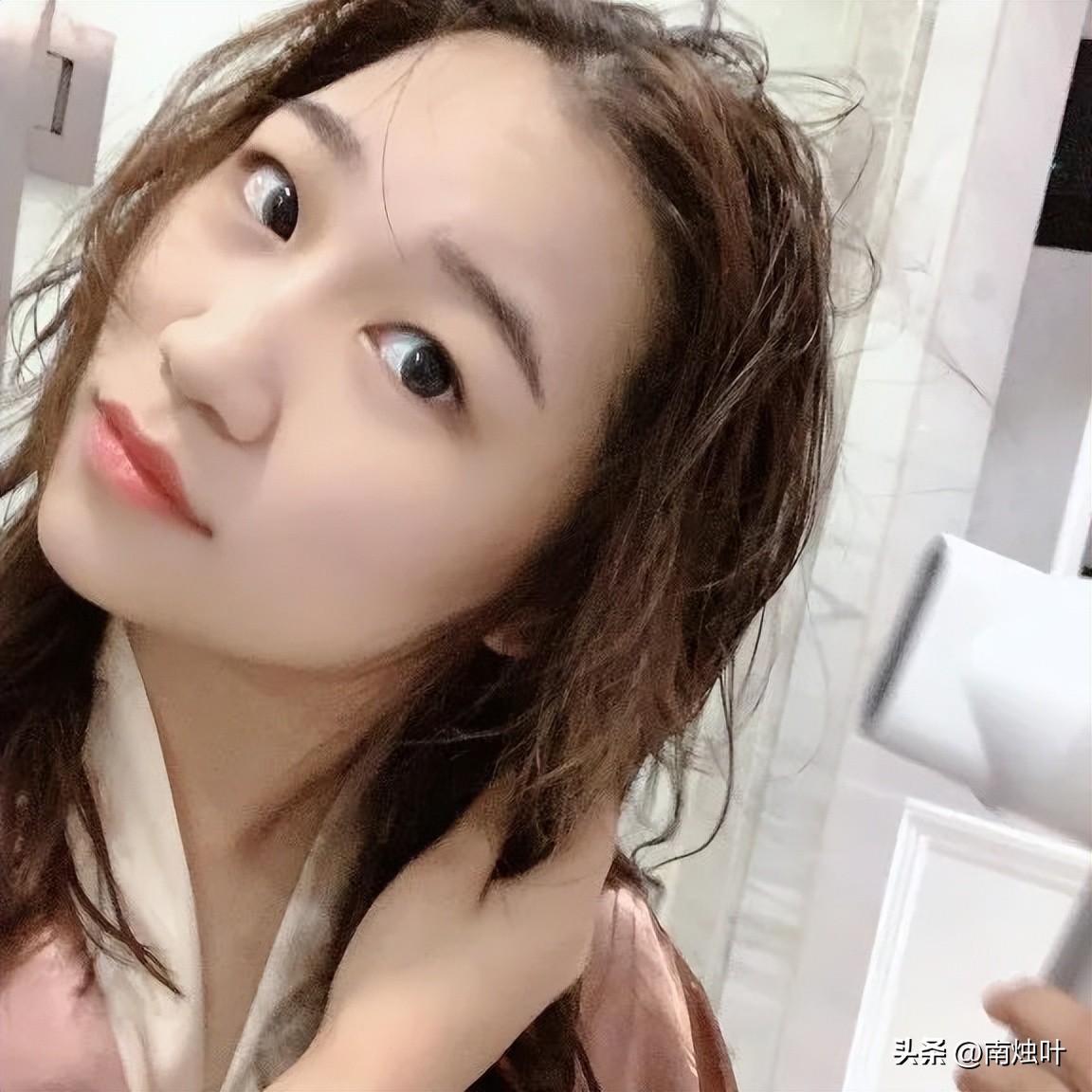 想要头发保持一个发型有什么方法,发质细软枯黄怎么保养