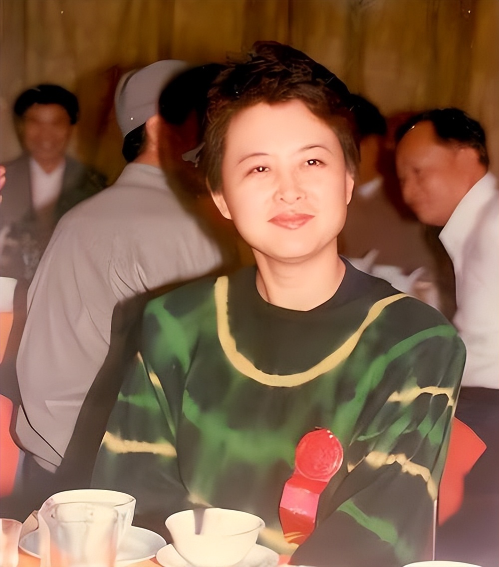 中央电视台得了癌症的主持人,新闻联播主持人得癌症去世的是谁