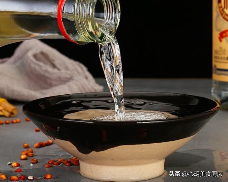 买白酒时酒瓶上有这几个字不要买,白酒瓶上有这四个字的千万别买