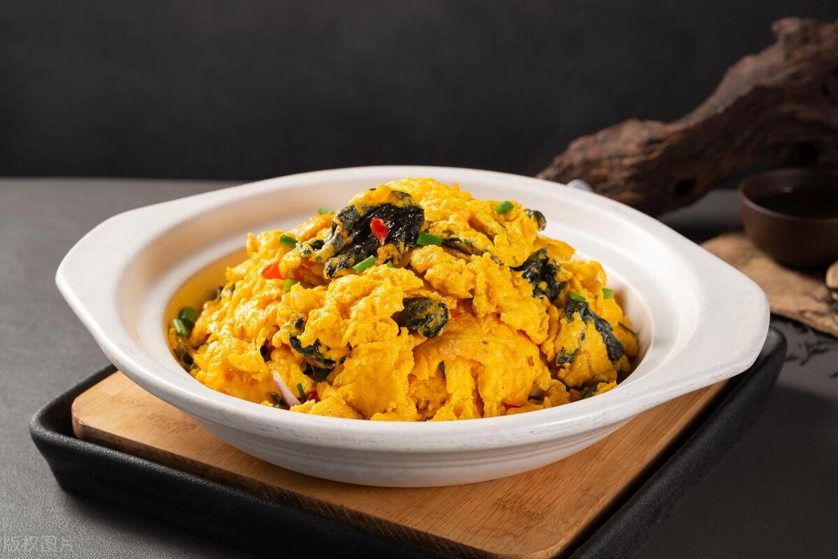 鸡蛋怎么煎好吃简单又营养,如何煎出嫩滑的鸡蛋