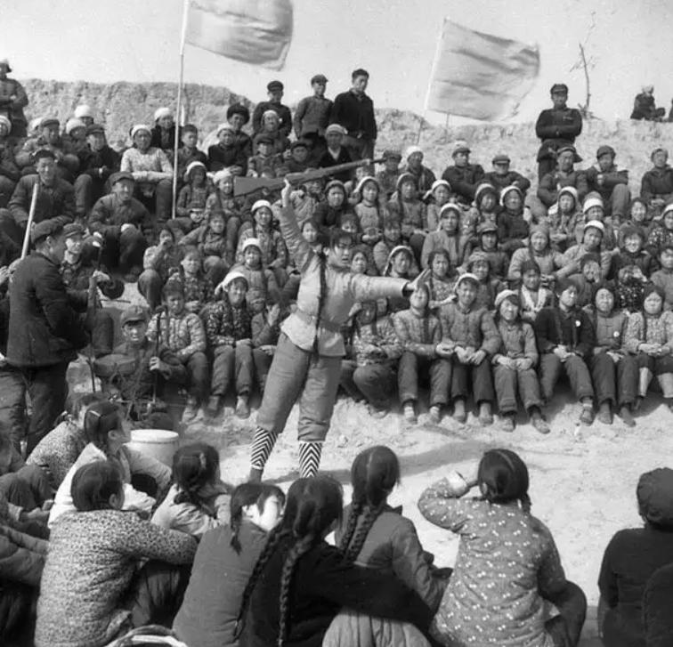 蒙哥马利参观延安澡堂,蒙哥马利参观中国军营