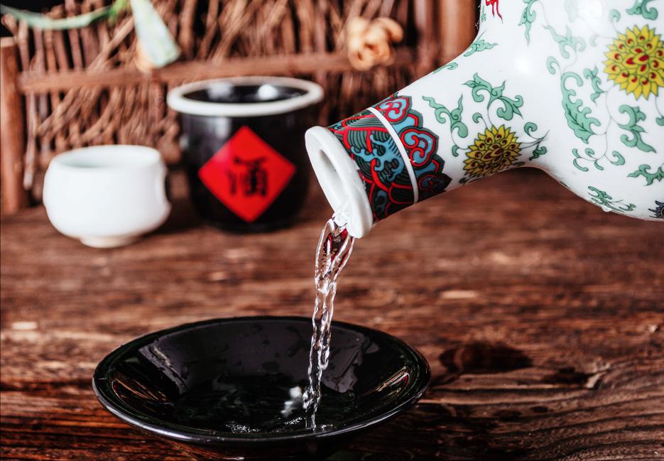 这4款白酒号称“烈酒之王”，味道浓烈，似火烧，一杯下肚就醉了