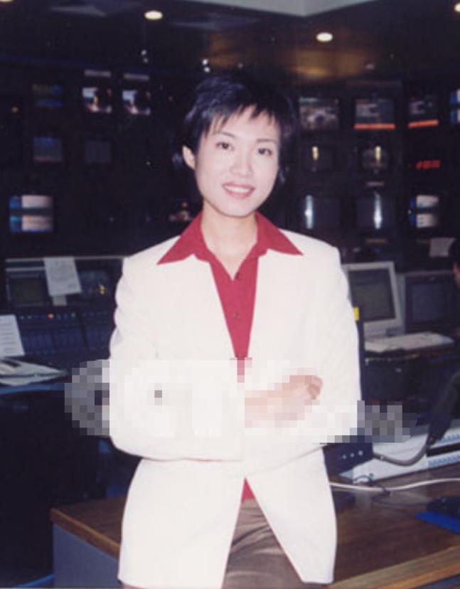 央视主播宝晓峰的老公,宝晓峰央视主持人简介