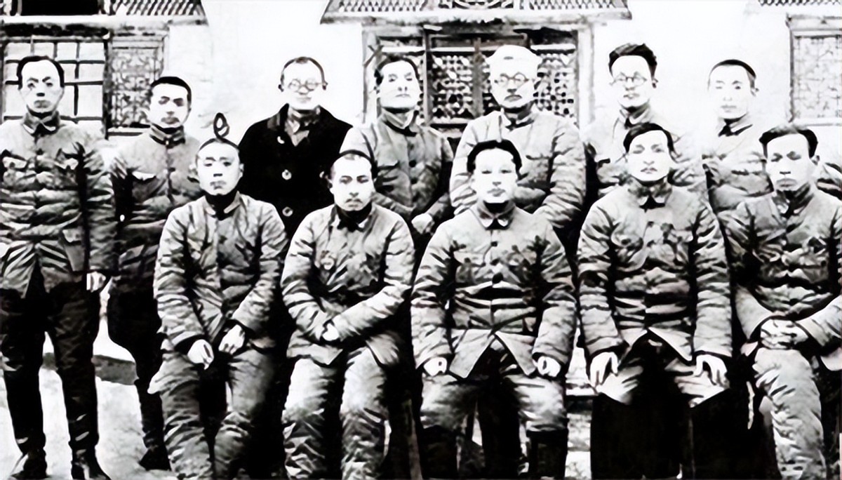 遵义会议时讽刺毛主席不会打仗的凯丰，他最终的结局如何？