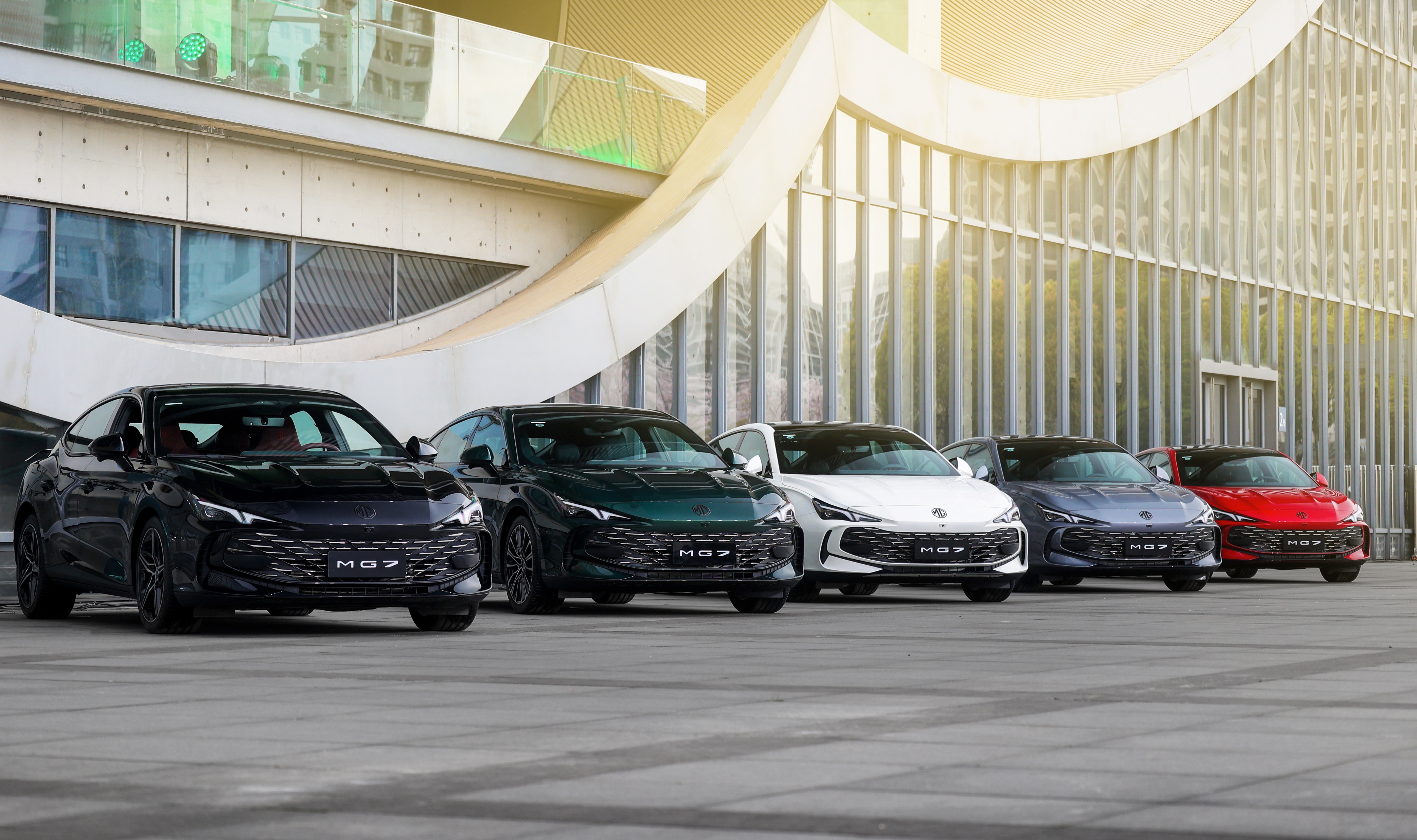 同行直呼太太太卷了!今年上新4款家用油车,2.0T车型均低于15万