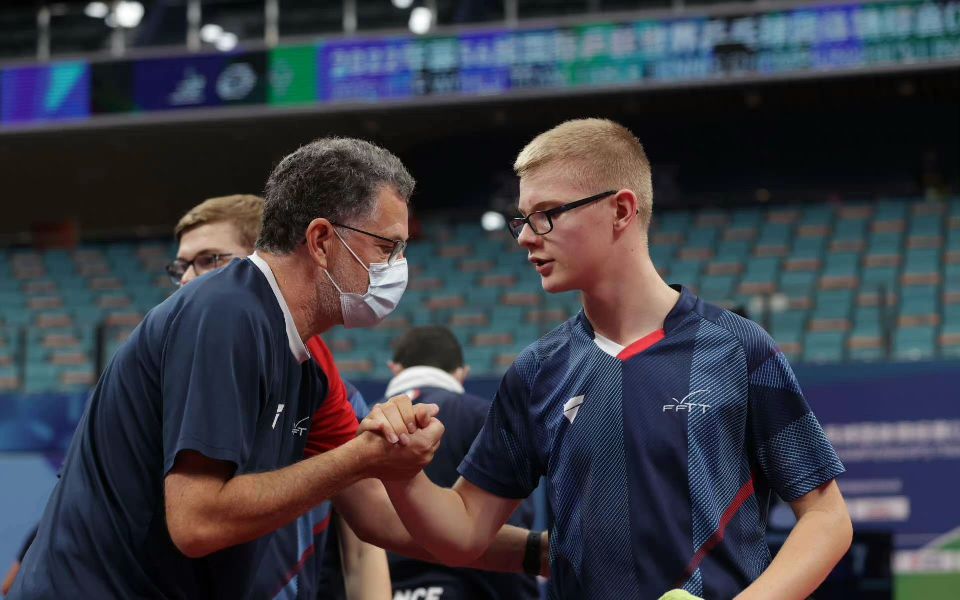 世青赛乒乓球男单决赛林诗栋,国乒3-15次问鼎