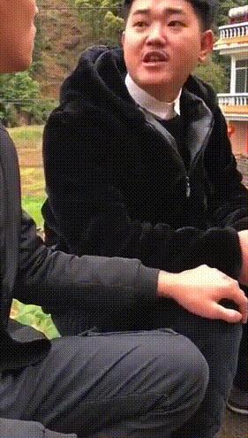 今天碰到个算命先生，不愧是大师，算的真准