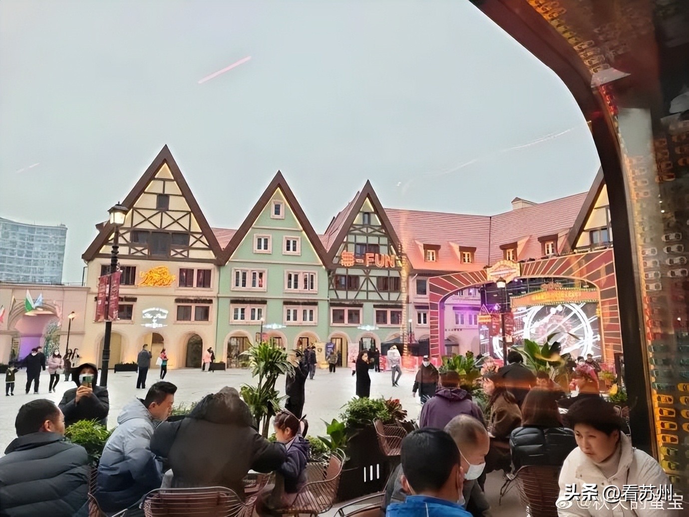 今天开幕,用两根木棍做手工