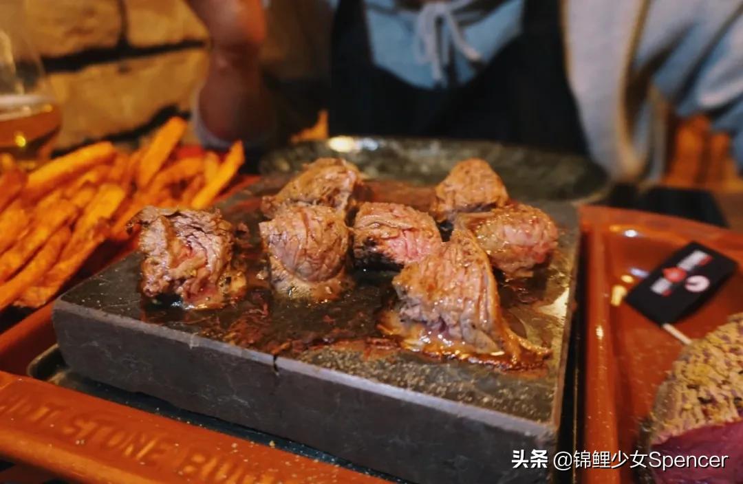 我在布达佩斯，收集了很多秋天送给你