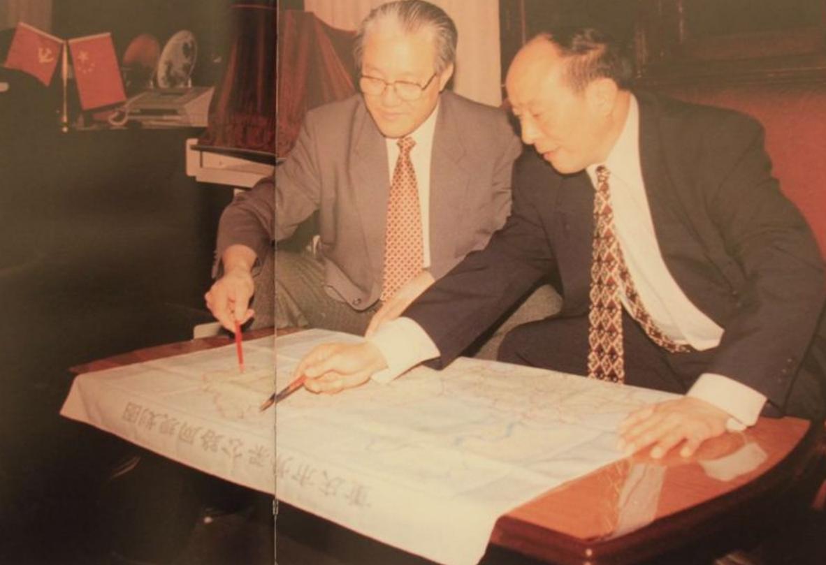 上一任重庆历任市委书记是谁,乔四时代的哈尔滨市委书记