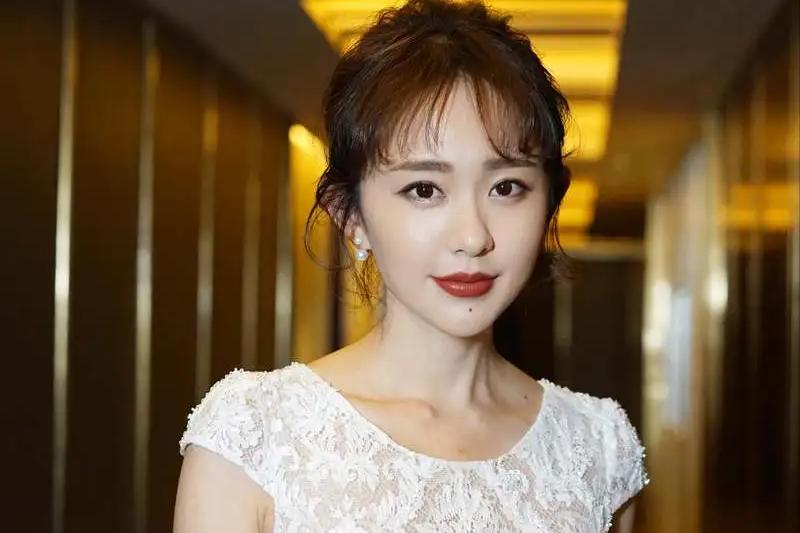 文咏珊首次零妆纯素颜拍戏,港星的颜值有多能打文咏珊