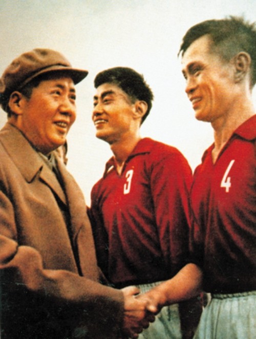 抚今思昔|毛*东泽**与中国足球的一些往事