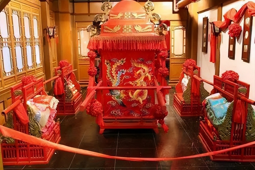 风流女作家余美颜，睡了3000个男人，人称欲女，她不服气？