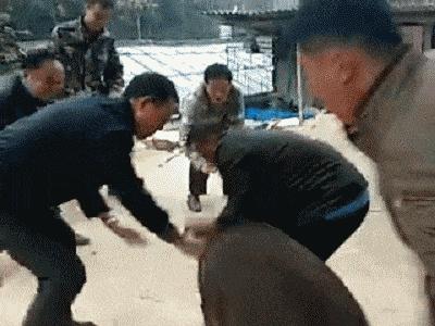 “24岁的女友发育成这样算正常吗？”哈哈哈朋友都说她是我兄弟！