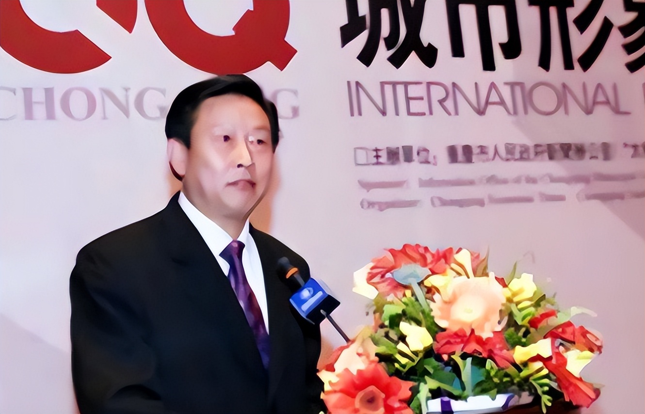 重庆“三宝部长”张宗海，两万买校花*夜初**，靠*阳药壮**拱70个女友