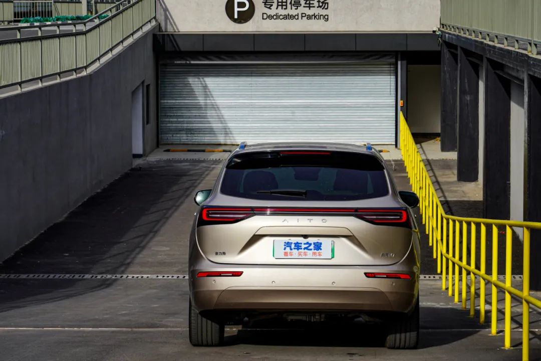 问界m7操控性比x5操控性感受如何,问界全新m7实车体验