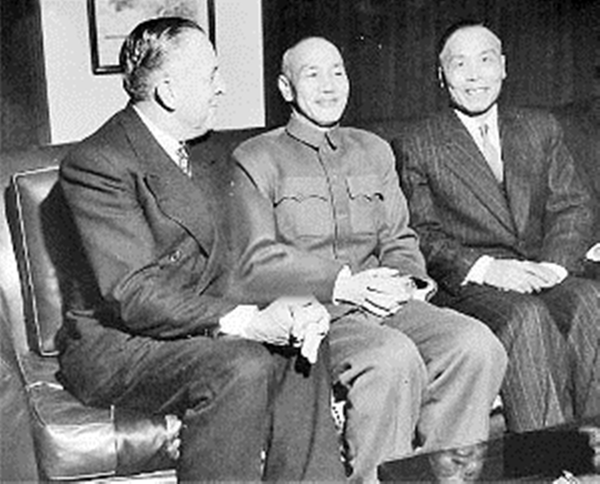 蒋介石晚年想和平回归，毛主席承诺：你儿子可以当台湾省长！