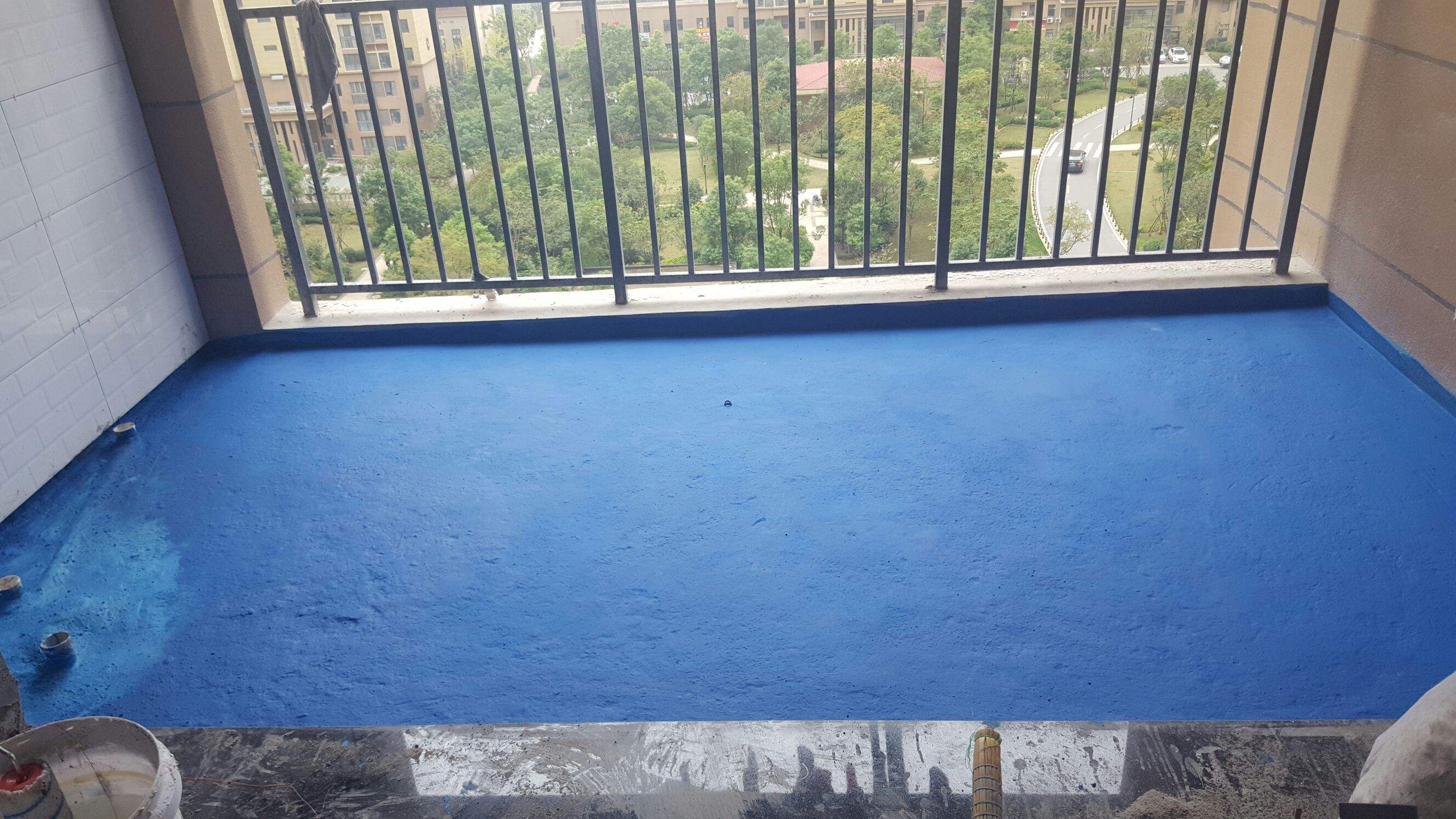 洗衣机放到阳台好还是卫生间好,洗衣机放厨房好还是阳台好