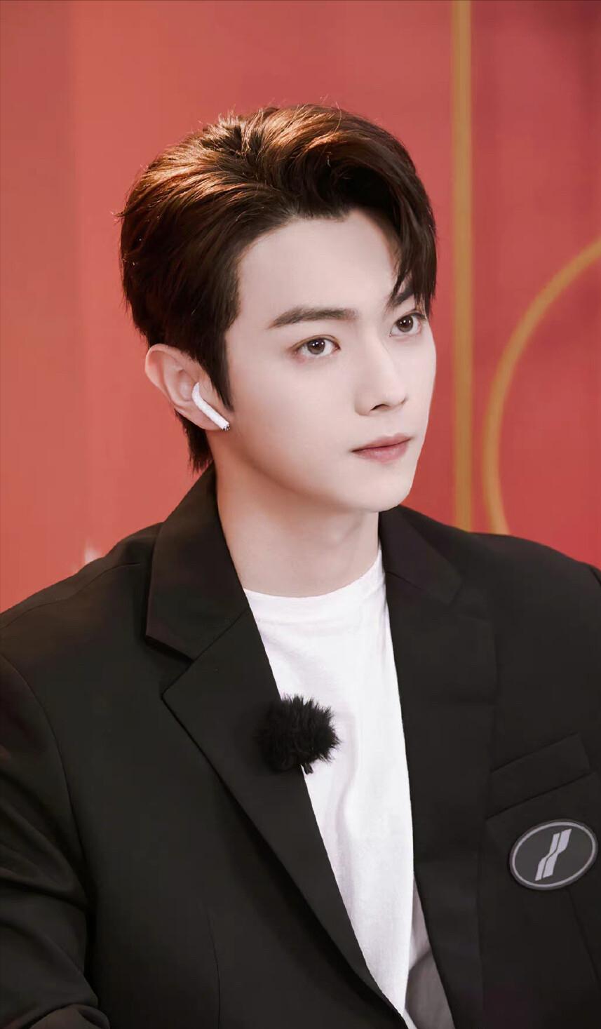 娱乐圈痞帅的四位男星叫什么名字,娱乐圈10位长相帅气的男星