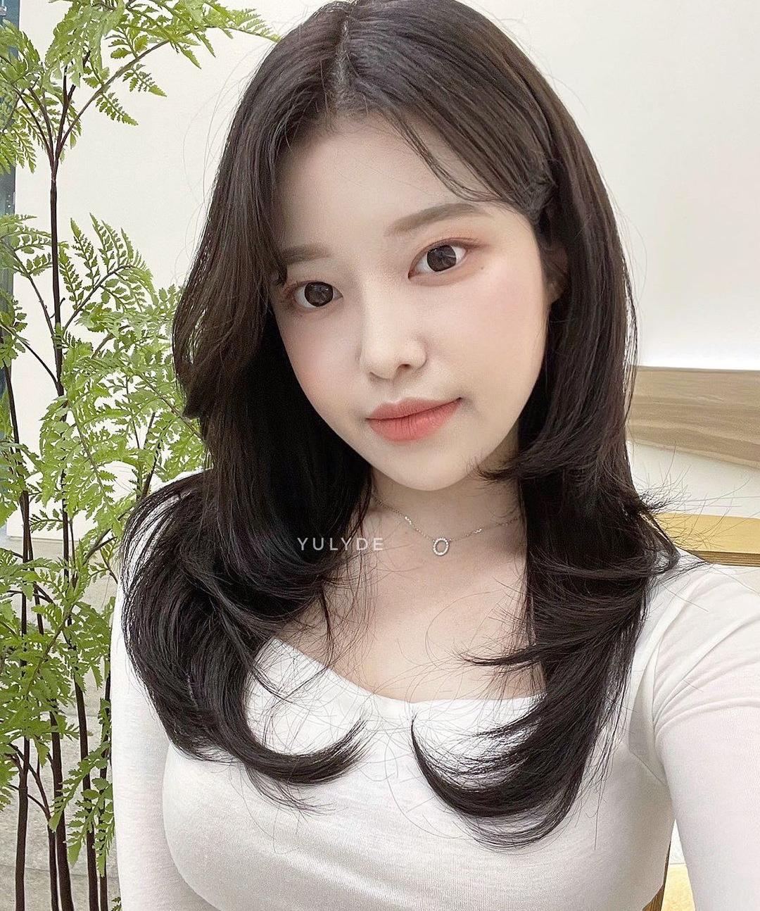 大圆脸适合什么发型,圆脸烫什么发型好看