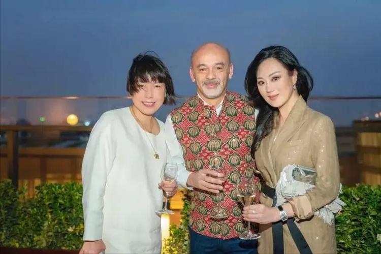 章小蕙凭什么还清债务,章小蕙现资产多少亿