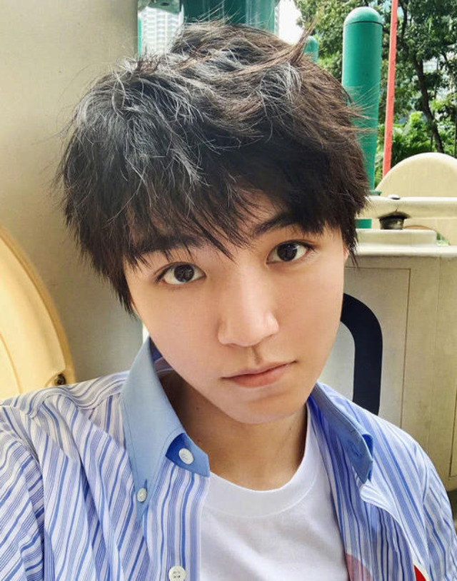 男生韩剧烫发发型推荐,韩式男生烫发推荐蓬松