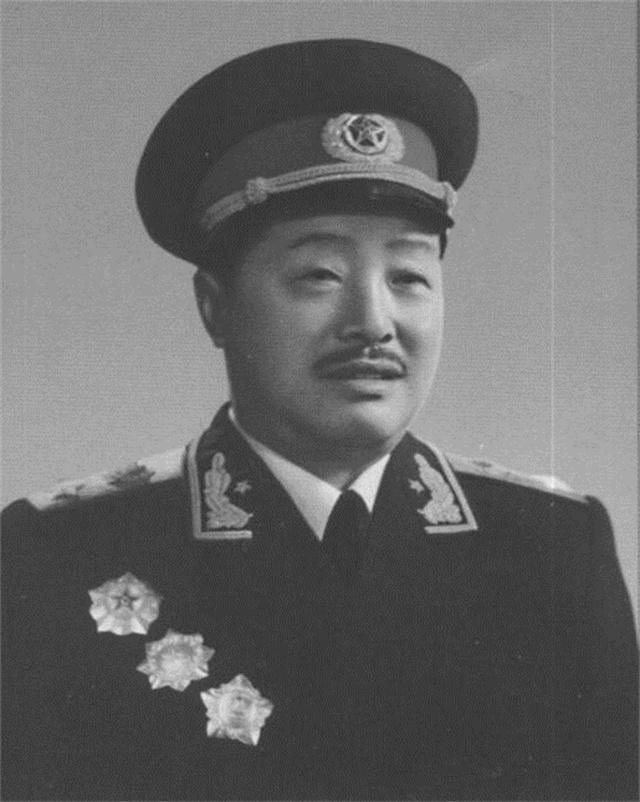 授衔后，*德朱**元帅的军衔编号竟是004，那001是谁？60年后揭开真相